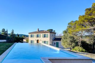 maison 8 Pièces en vente sur EGUILLES (13510)