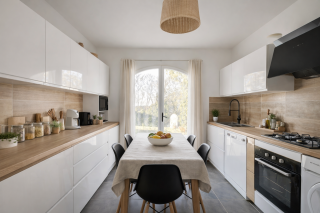 maison 8 Pièces en vente sur EGUILLES (13510)