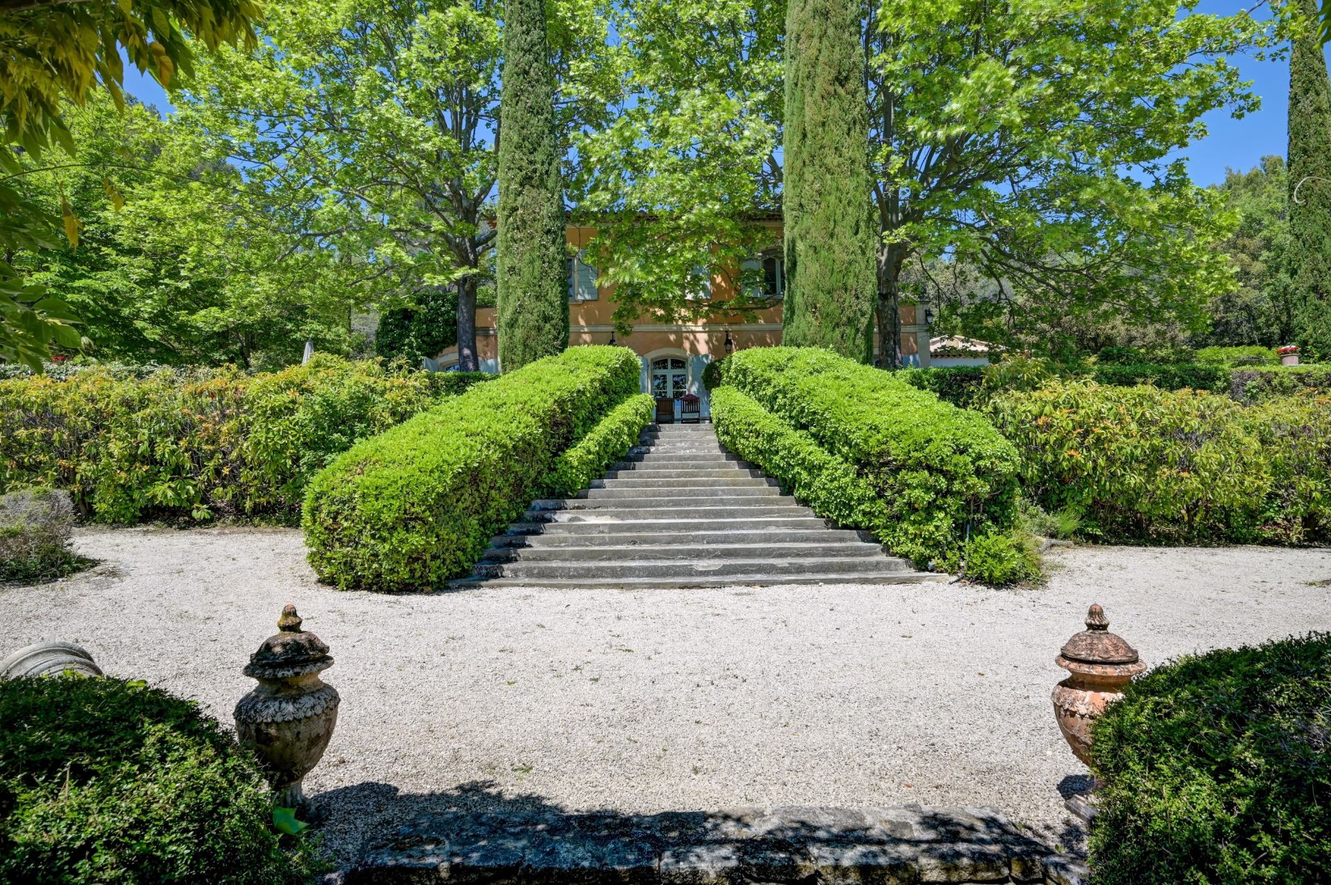 maison 10 Pièces en vente sur AIX EN PROVENCE (13100)