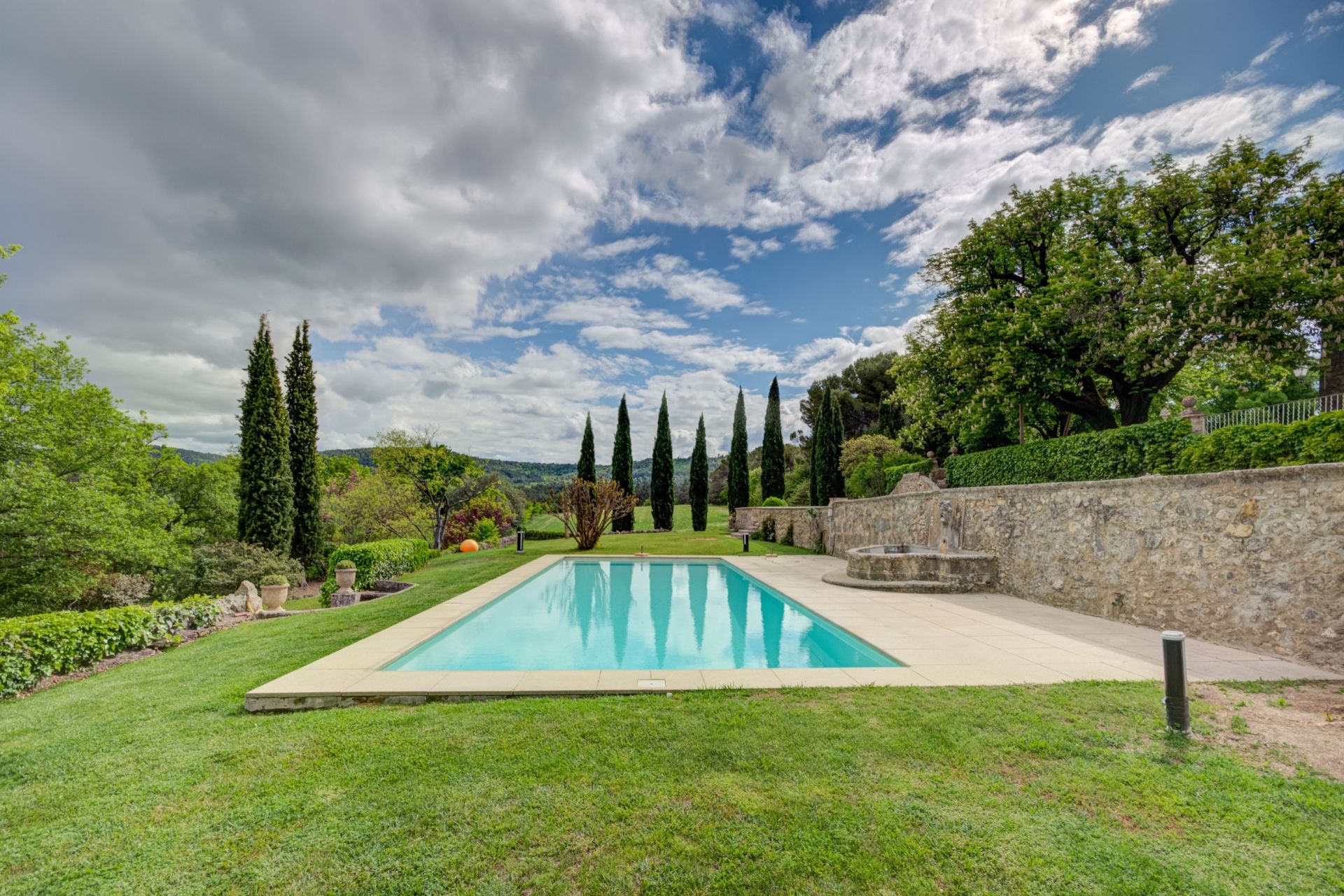 maison 12 Pièces en vente sur AIX EN PROVENCE (13100)