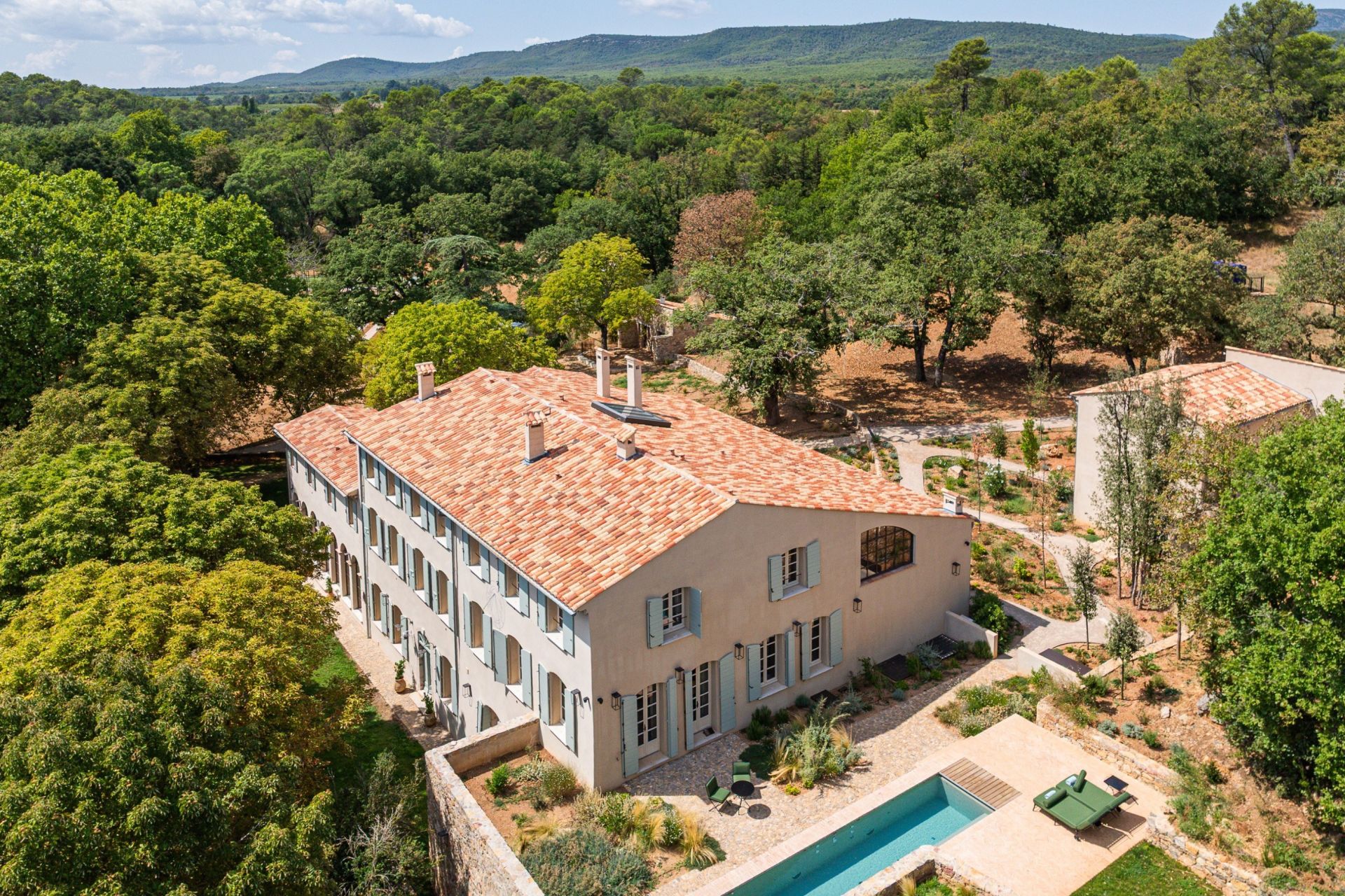 bastide 22 Rooms for seasonal rent on AIX EN PROVENCE (13100)