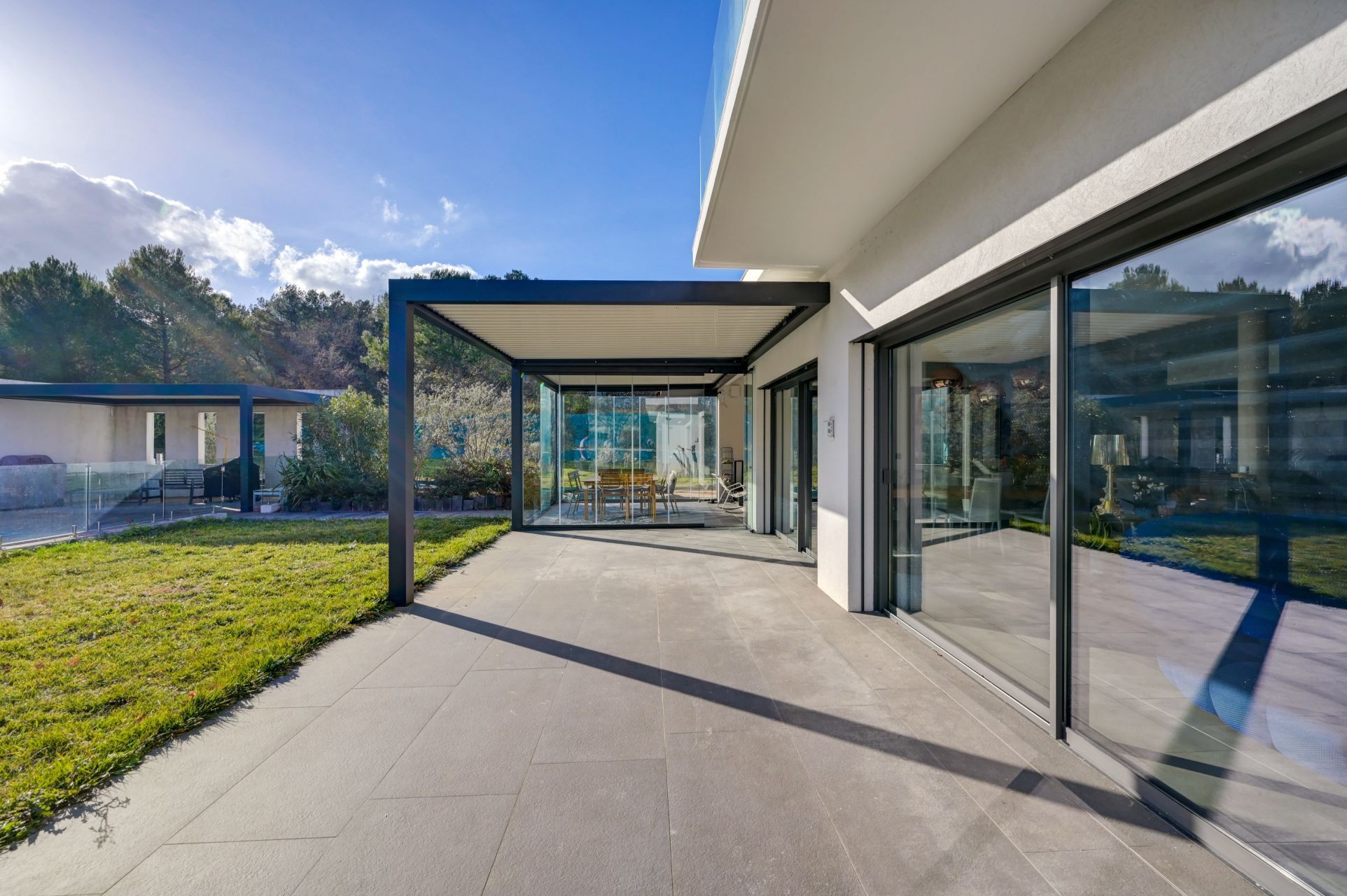 house 7 Rooms for sale on CABRIES (13480)