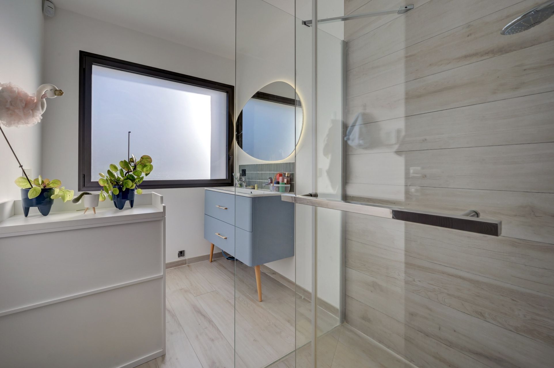 house 7 Rooms for sale on CABRIES (13480)