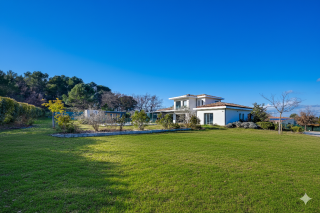 house 7 Rooms for sale on CABRIES (13480)