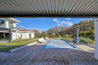 house 7 Rooms for sale on CABRIES (13480)