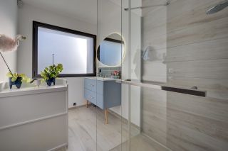 house 7 Rooms for sale on CABRIES (13480)