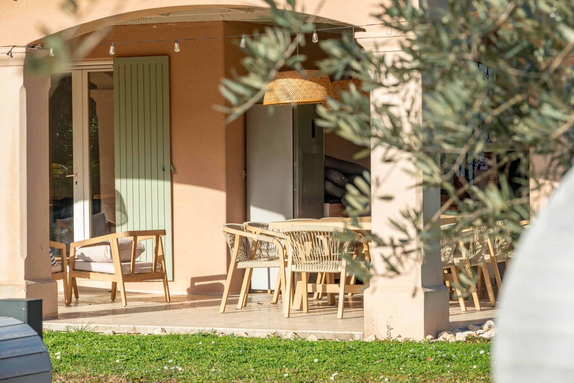 house 8 Rooms for sale on AIX EN PROVENCE (13100)