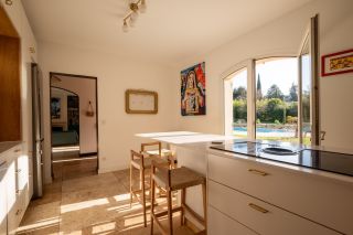 house 8 Rooms for sale on AIX EN PROVENCE (13100)