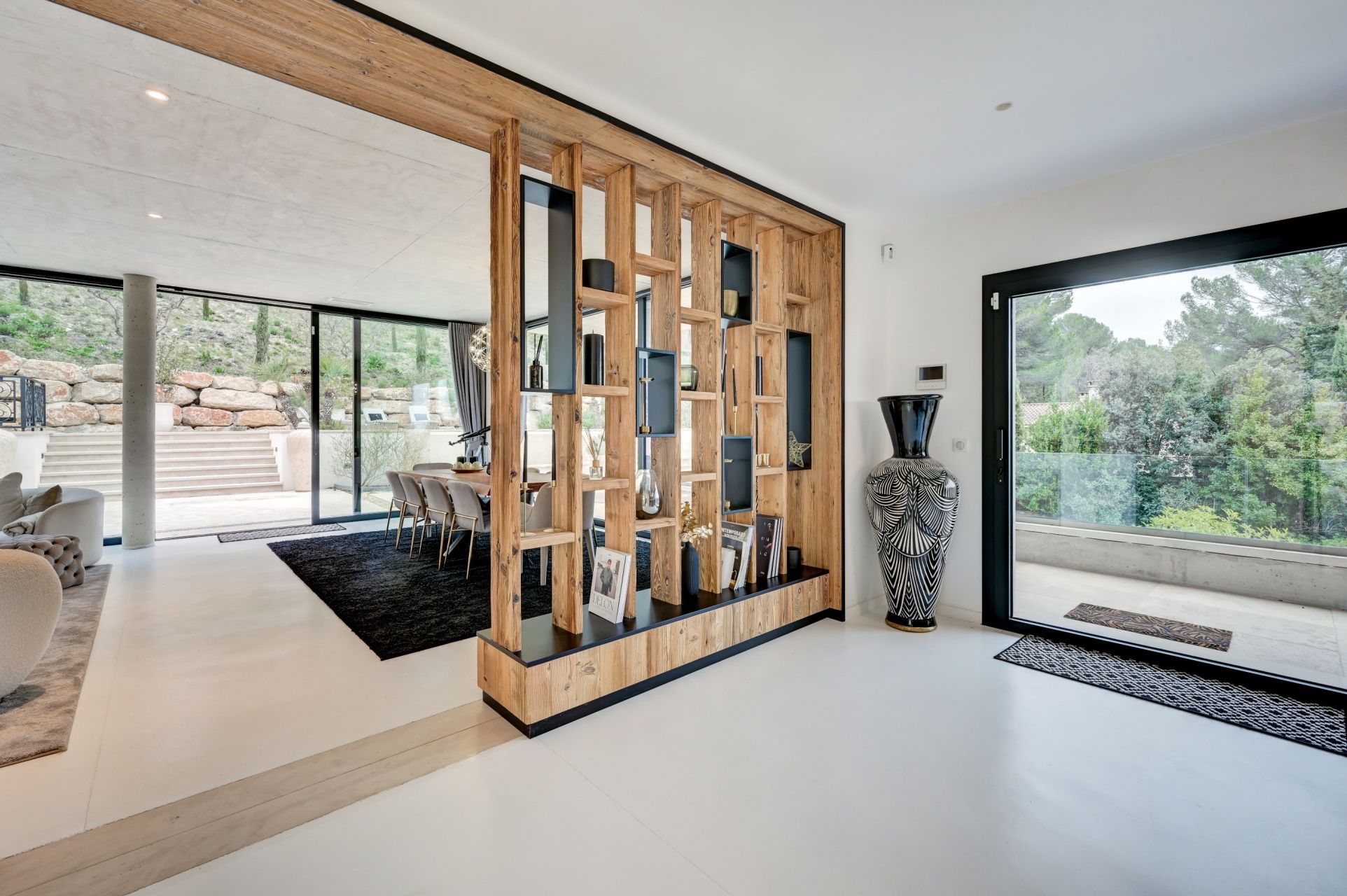 house 7 Rooms for sale on AIX EN PROVENCE (13100)