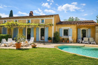 house 5 Rooms for sale on MALLEMORT (13370)