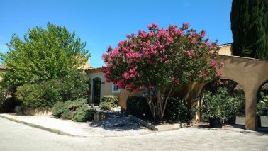 house 5 Rooms for sale on MALLEMORT (13370)