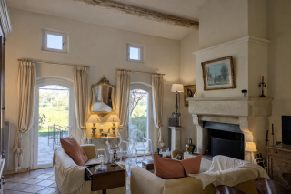 house 5 Rooms for sale on MALLEMORT (13370)