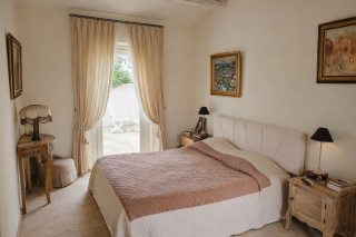 house 5 Rooms for sale on MALLEMORT (13370)