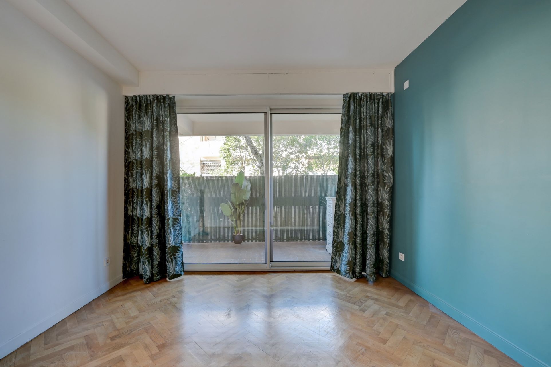 apartment 4 Rooms for sale on AIX EN PROVENCE (13100)