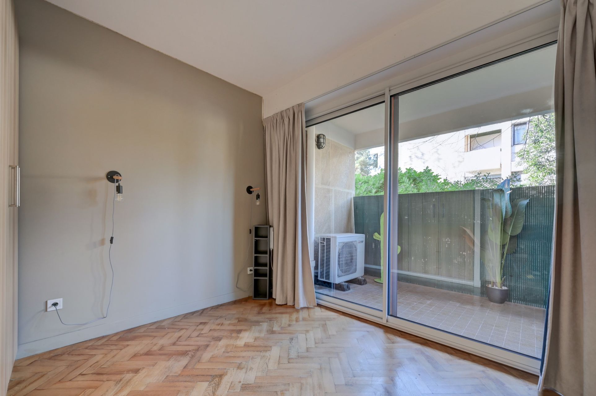 apartment 4 Rooms for sale on AIX EN PROVENCE (13100)