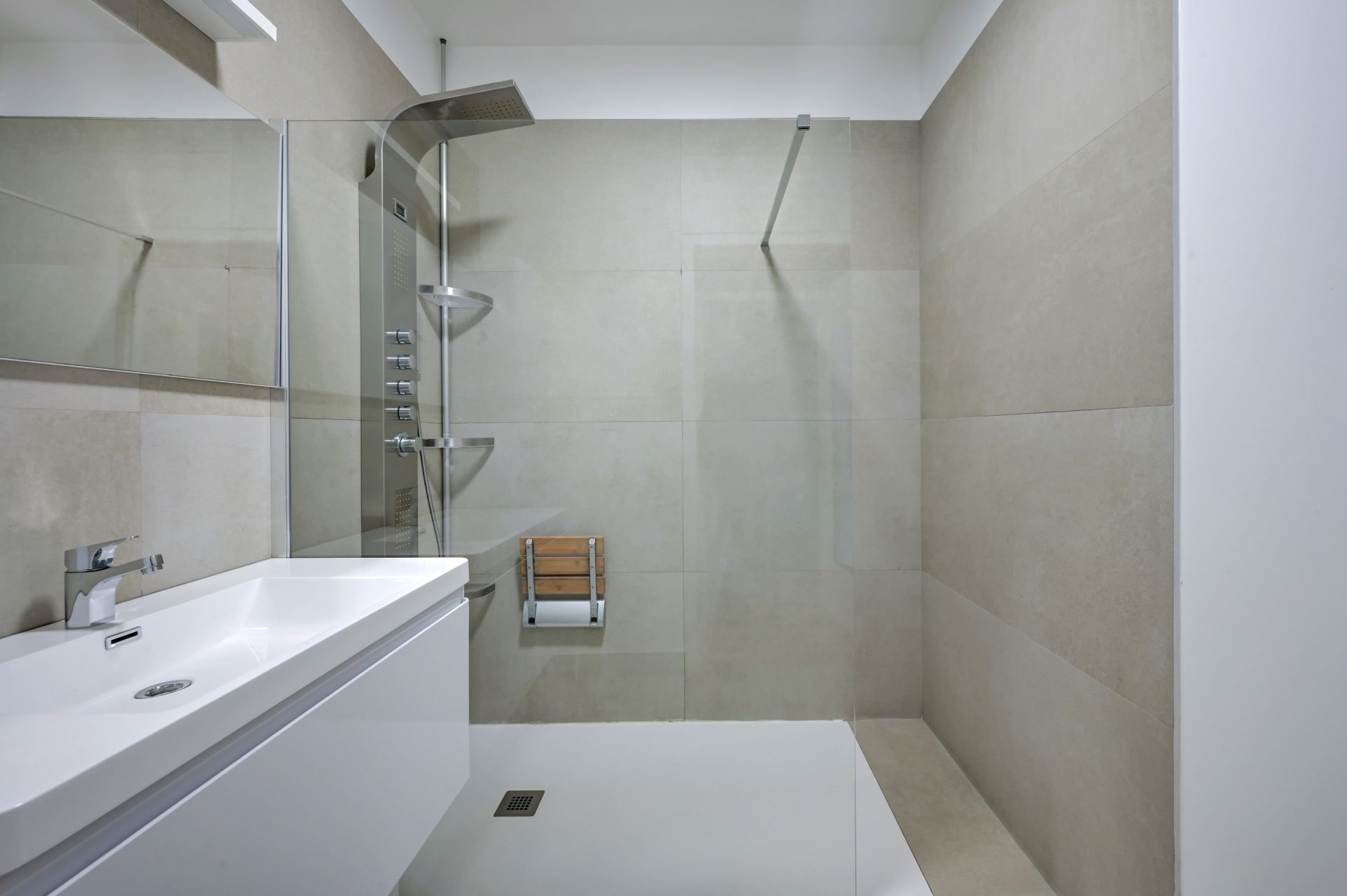 apartment 4 Rooms for sale on AIX EN PROVENCE (13100)