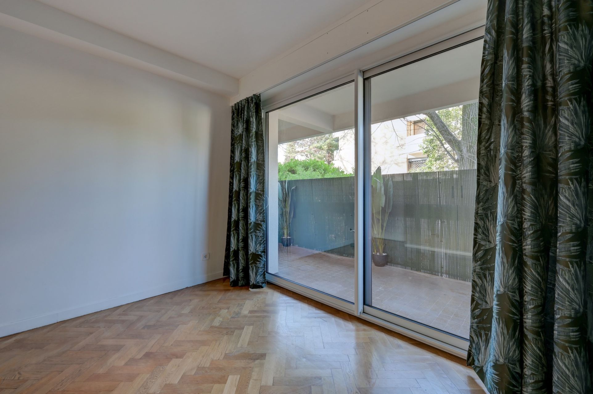apartment 4 Rooms for sale on AIX EN PROVENCE (13100)