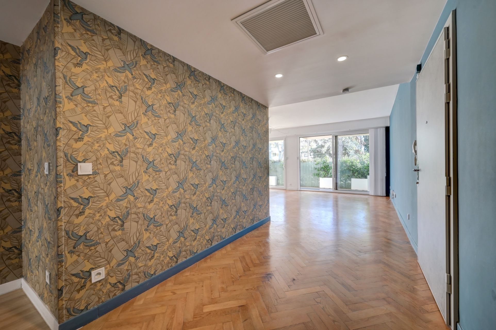 apartment 4 Rooms for sale on AIX EN PROVENCE (13100)