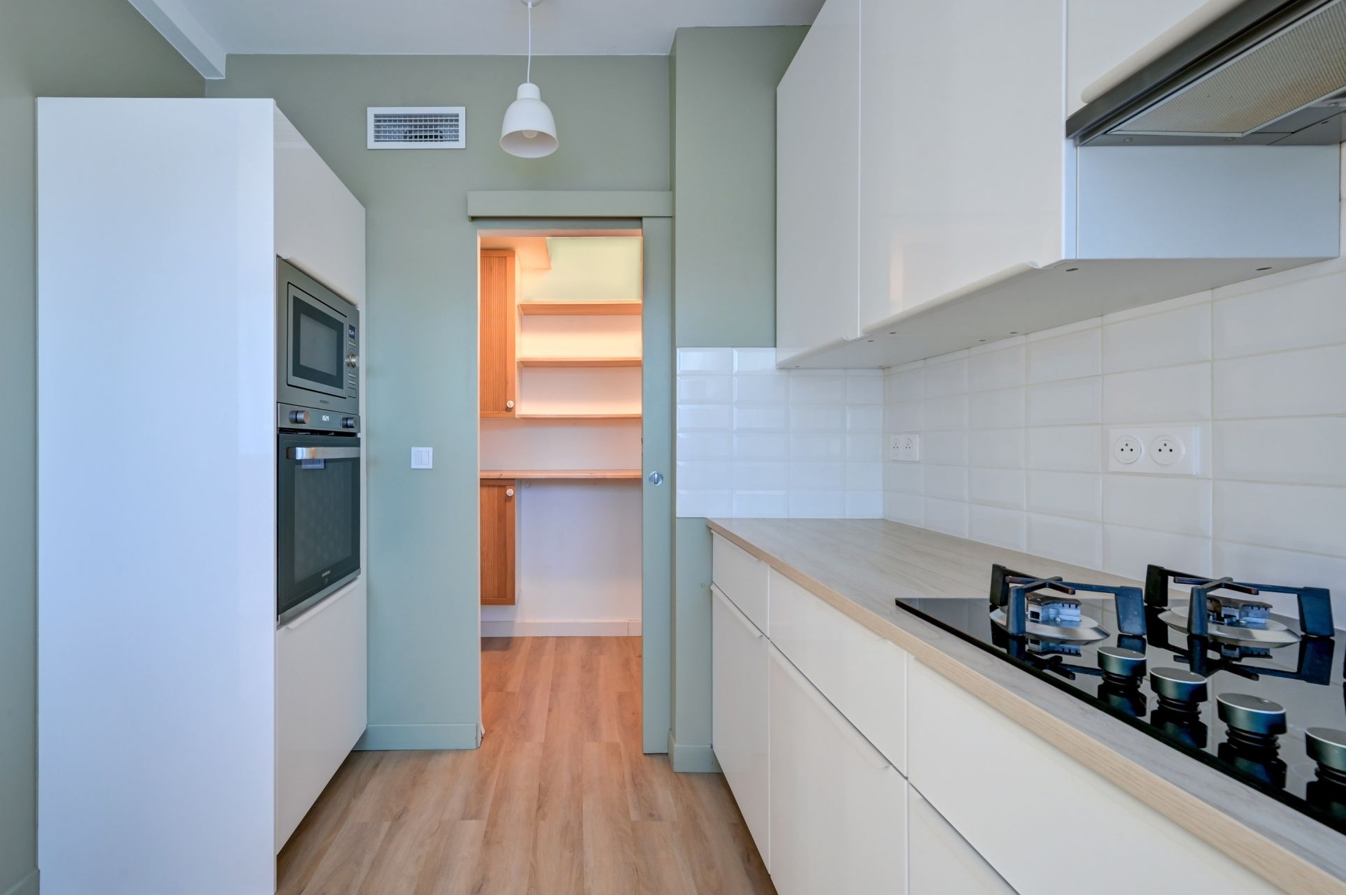 apartment 4 Rooms for sale on AIX EN PROVENCE (13100)