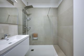 apartment 4 Rooms for sale on AIX EN PROVENCE (13100)