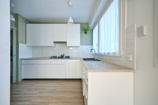 apartment 4 Rooms for sale on AIX EN PROVENCE (13100)