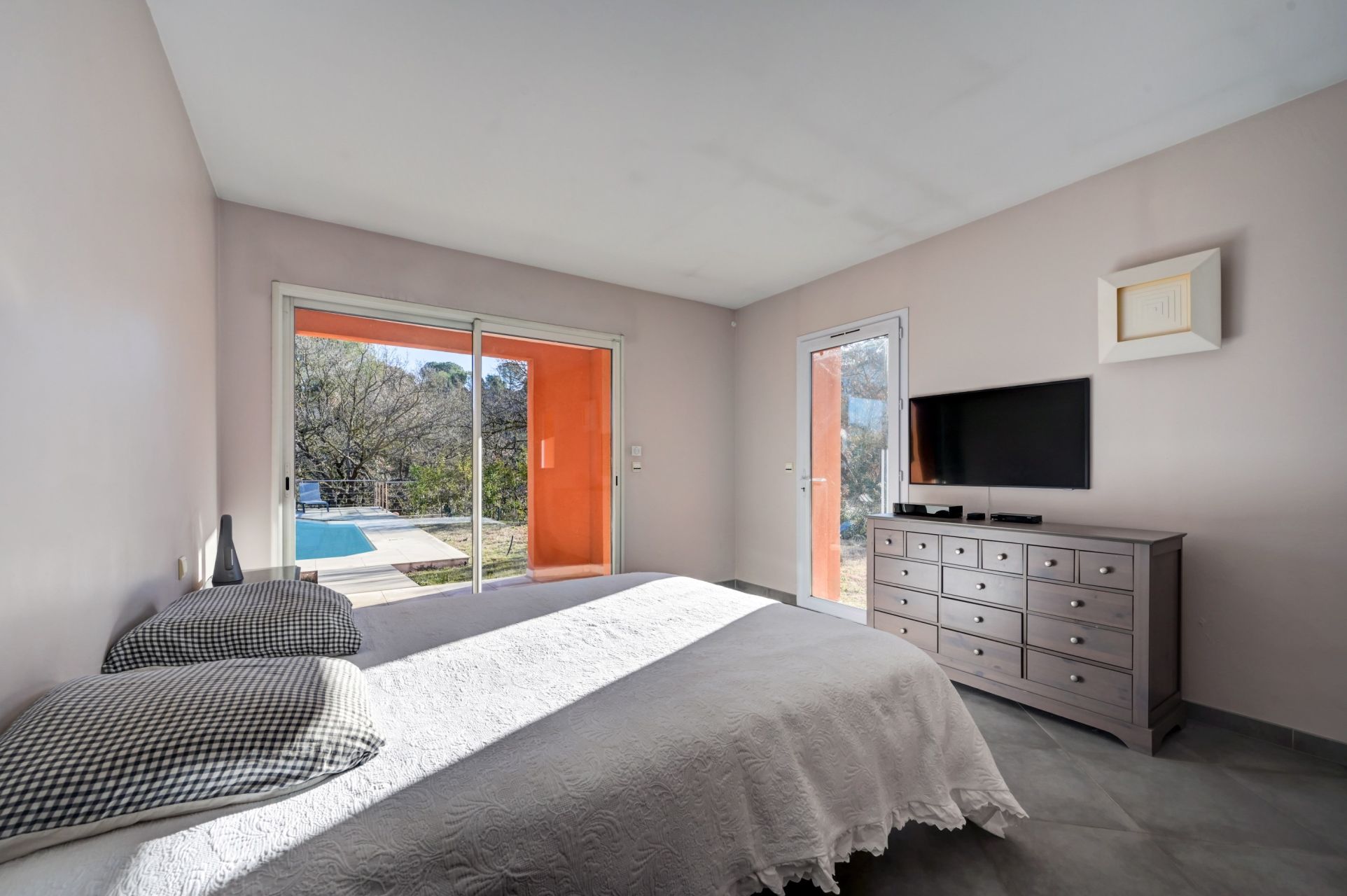 house 7 Rooms for sale on AIX EN PROVENCE (13100)