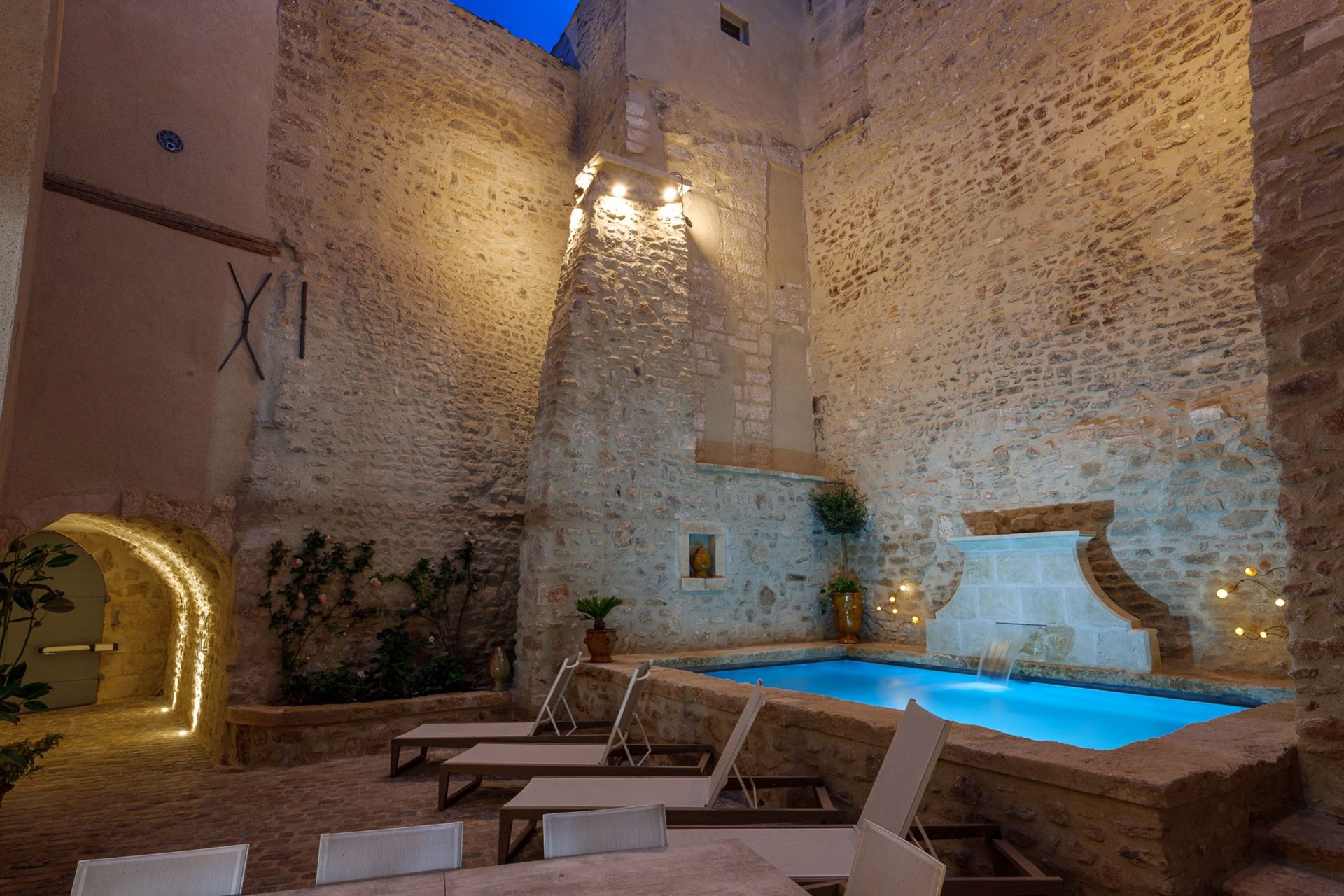 house 8 Rooms for seasonal rent on ST REMY DE PROVENCE (13210)