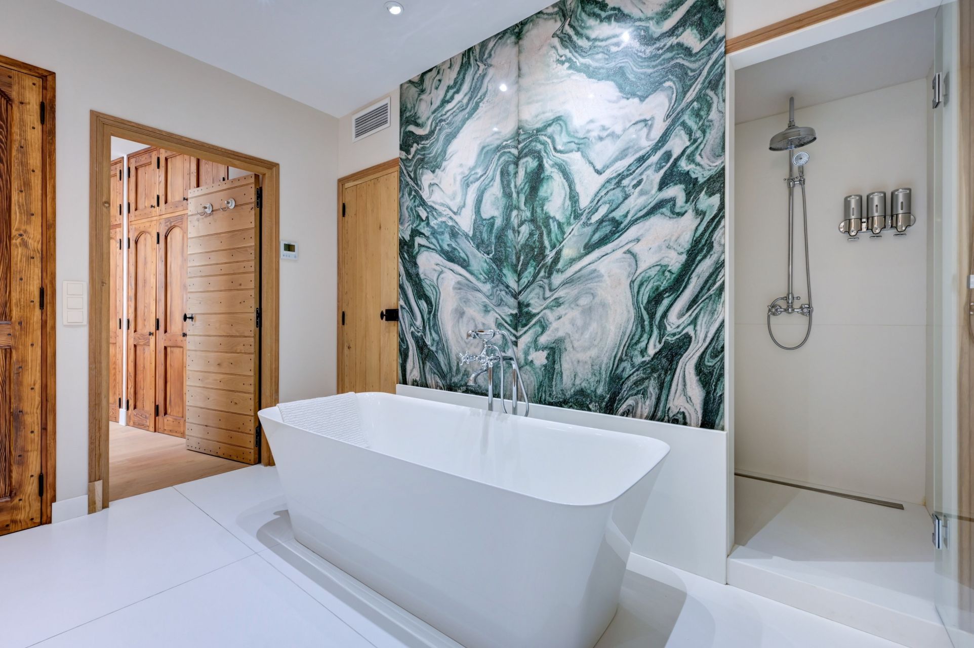 house 8 Rooms for seasonal rent on ST REMY DE PROVENCE (13210)