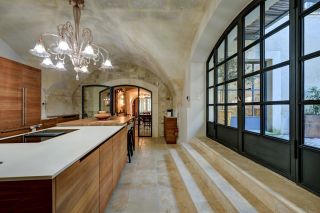 house 8 Rooms for seasonal rent on ST REMY DE PROVENCE (13210)