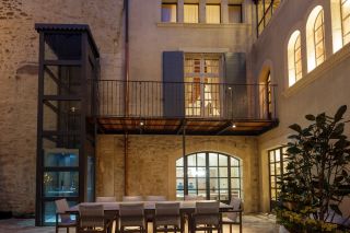 house 8 Rooms for seasonal rent on ST REMY DE PROVENCE (13210)