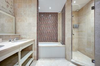 house 8 Rooms for seasonal rent on ST REMY DE PROVENCE (13210)