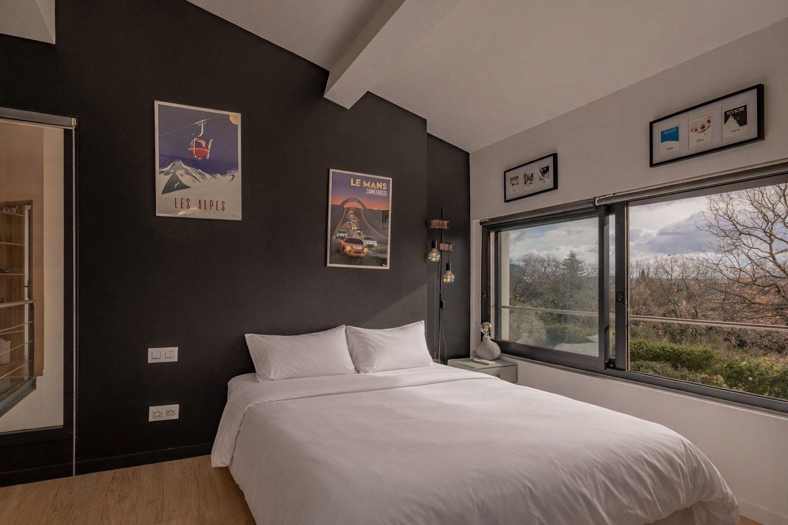 house 10 Rooms for sale on AIX EN PROVENCE (13100)