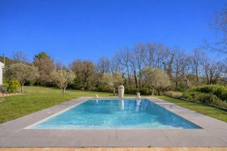 house 10 Rooms for sale on AIX EN PROVENCE (13100)