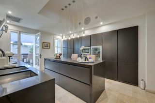 house 7 Rooms for sale on AIX EN PROVENCE (13100)
