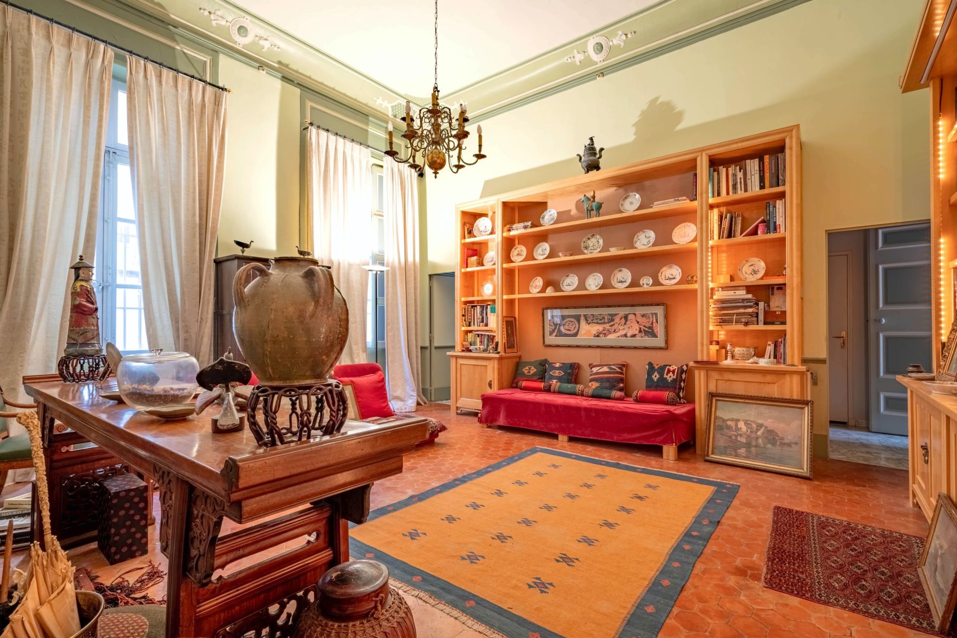 apartment 8 Rooms for sale on AIX EN PROVENCE (13100)