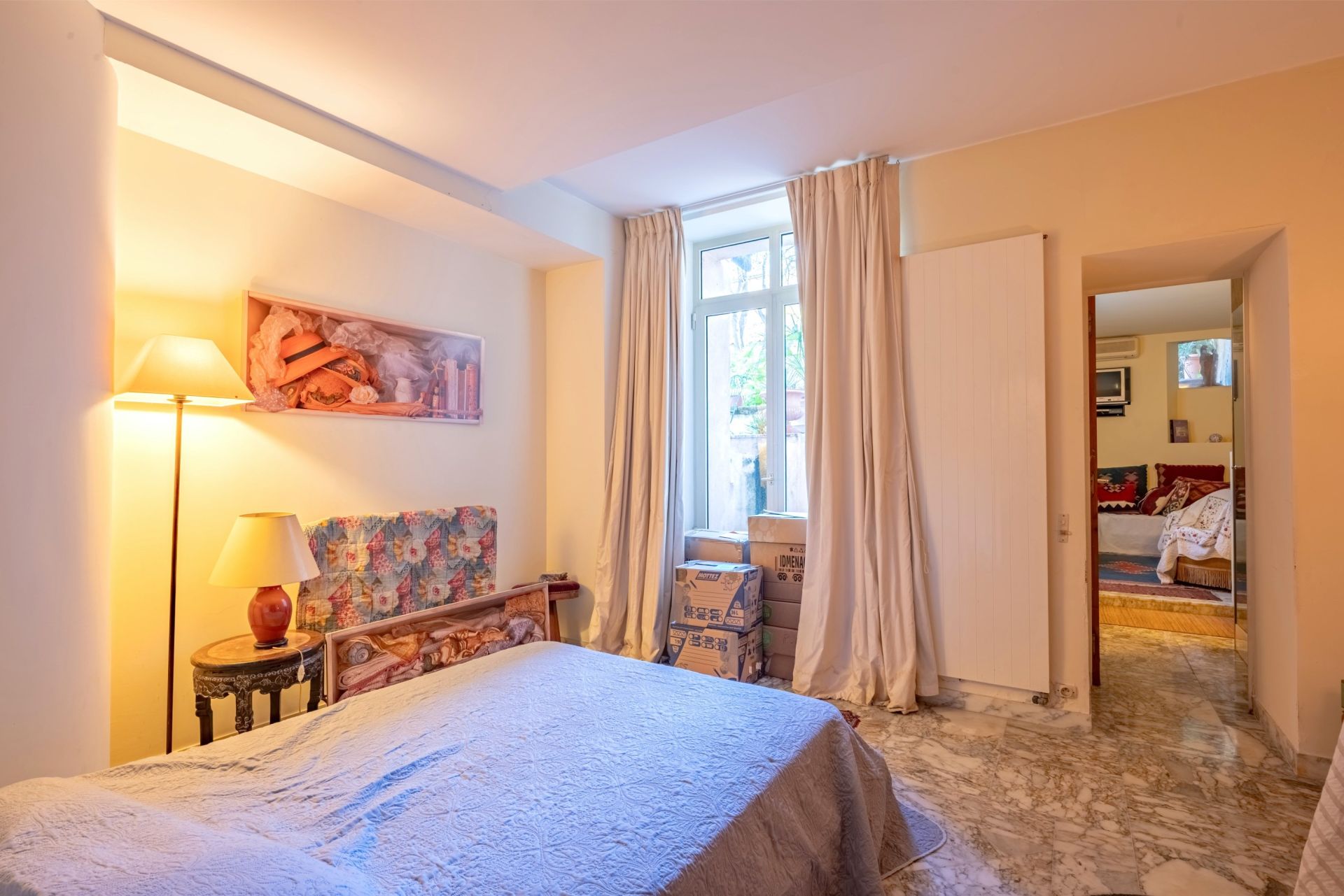 apartment 8 Rooms for sale on AIX EN PROVENCE (13100)