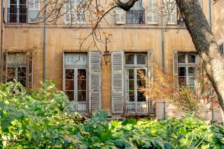 apartment 8 Rooms for sale on AIX EN PROVENCE (13100)