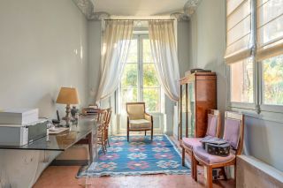 apartment 8 Rooms for sale on AIX EN PROVENCE (13100)