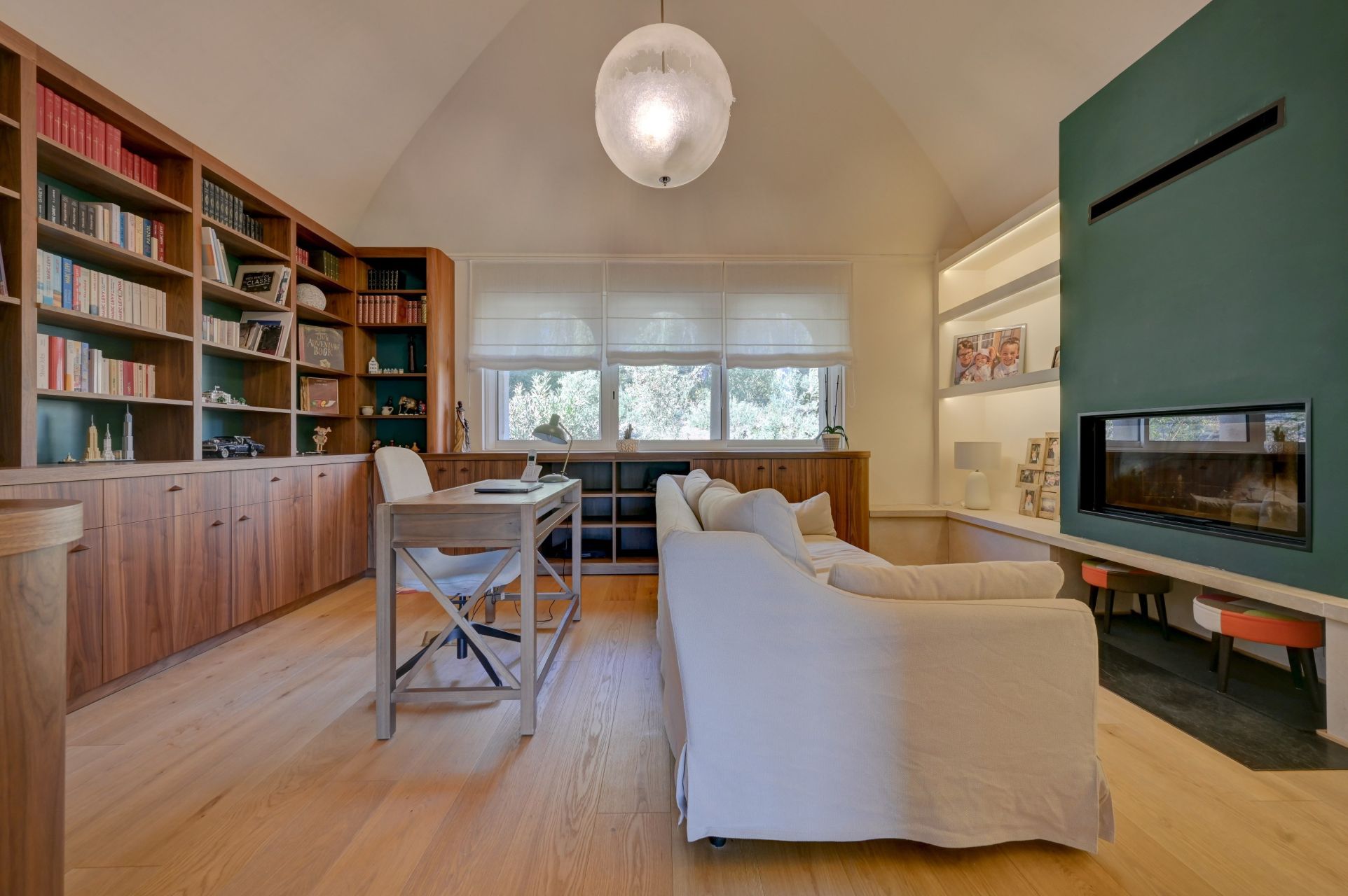 house 10 Rooms for sale on AIX EN PROVENCE (13100)