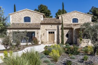 mas 10 Pièces en location saisonnière sur MAUSSANE LES ALPILLES (13520)