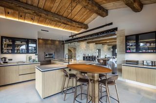 mas 10 Pièces en location saisonnière sur MAUSSANE LES ALPILLES (13520)