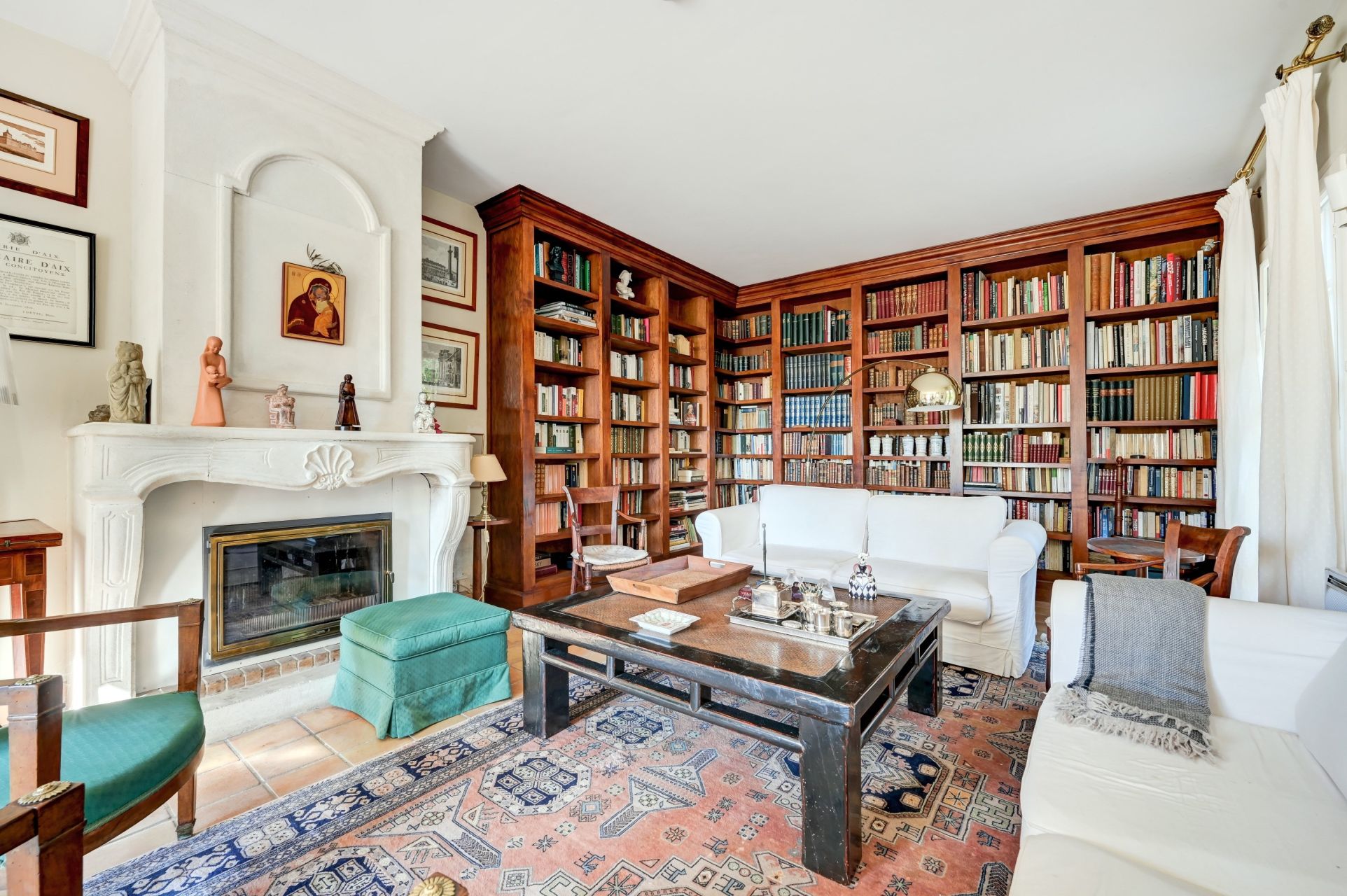 house 8 Rooms for sale on AIX EN PROVENCE (13100)