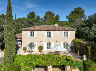 Sale House Aix-en-Provence 8&nbsp;Rooms 300&nbsp;m²