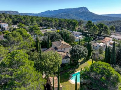 Sale House Saint-Marc-Jaumegarde 8&nbsp;Rooms 300&nbsp;m²