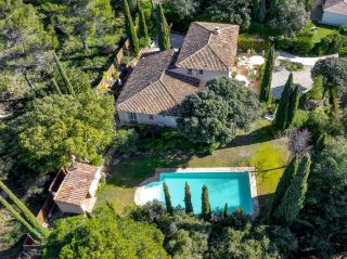 house 8 Rooms for sale on AIX EN PROVENCE (13100)