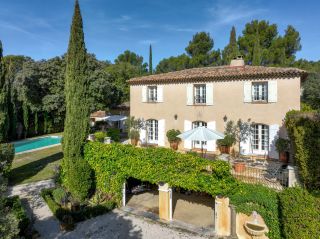 house 8 Rooms for sale on AIX EN PROVENCE (13100)