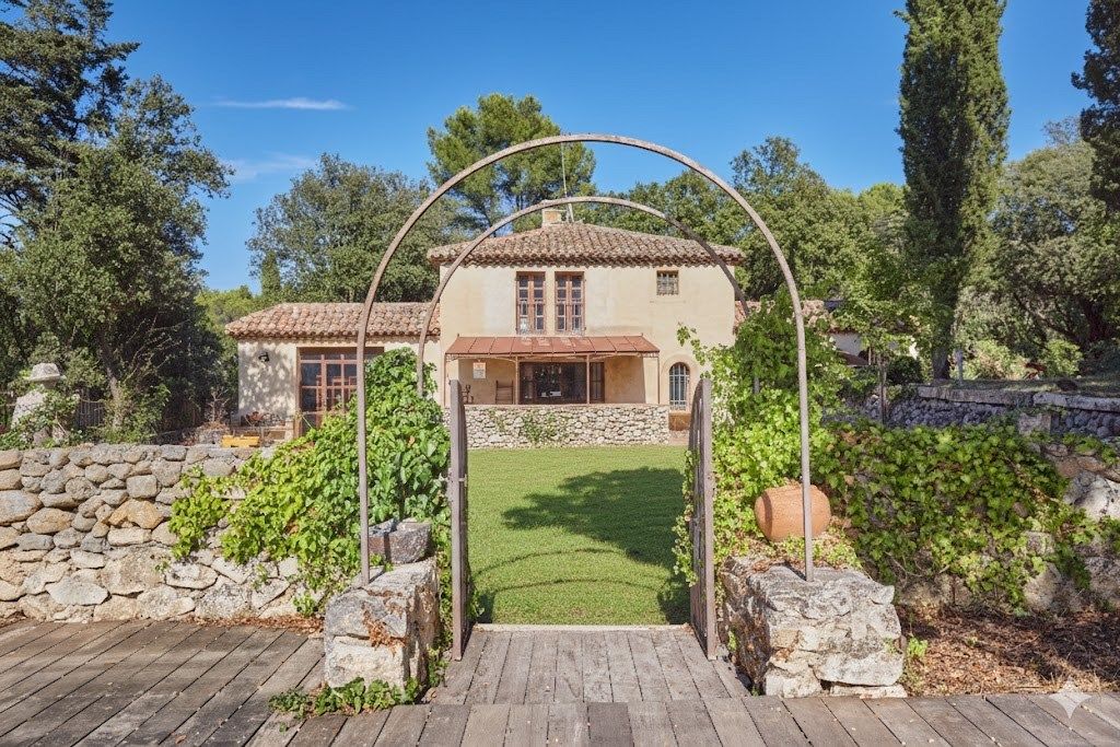 maison 12 Pièces en vente sur AIX EN PROVENCE (13100)