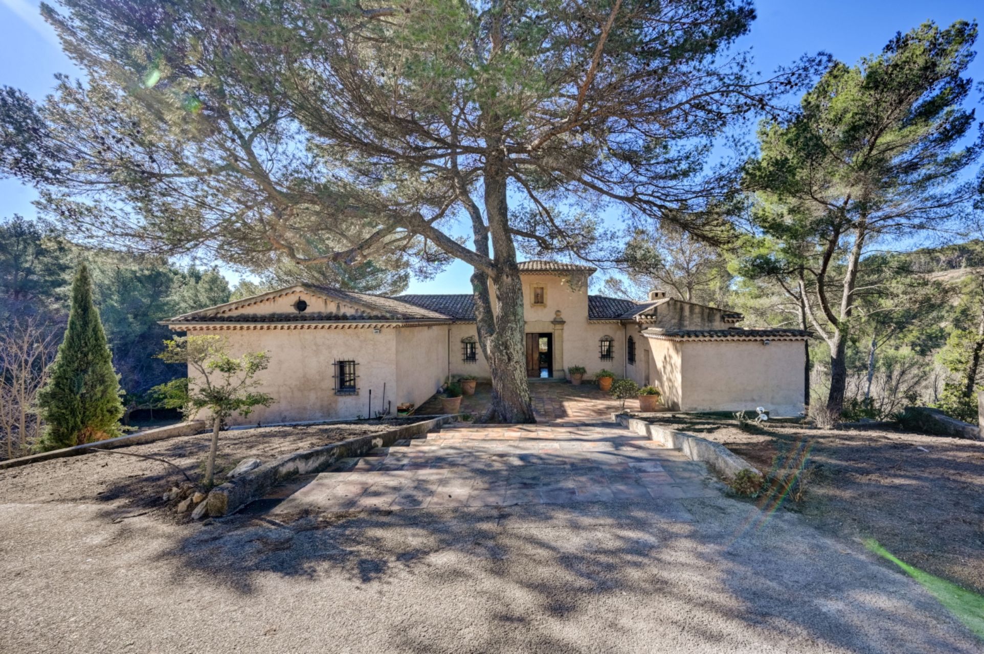 maison 12 Pièces en vente sur AIX EN PROVENCE (13100)