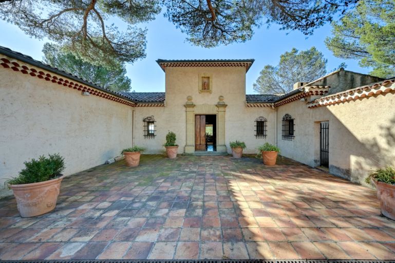 maison 12 Pièces en vente sur AIX EN PROVENCE (13100)