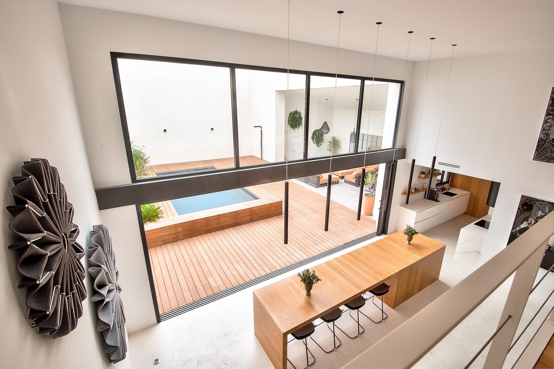 house 6 Rooms for sale on AIX EN PROVENCE (13100)
